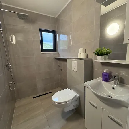 Apartmani Neum בית הארחה *